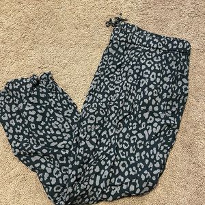 Dressy elastic pants